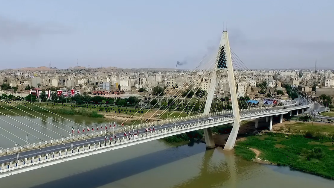  پل کابلی، یکی از پنج پل مهم بر روی رود کارون در شهر اهواز است. عکاس: کورش موزونی 